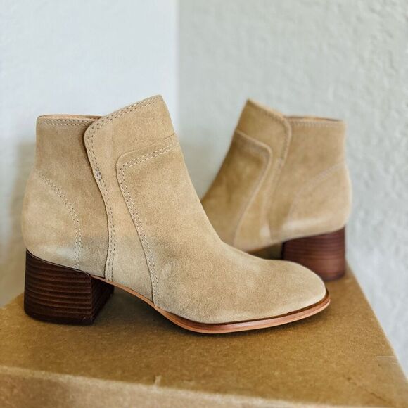 Lucky Brand Lilka Suede Bootie,‎ Block Heel Size 7, Dune Light Brown, NWT - Picture 1 of 14